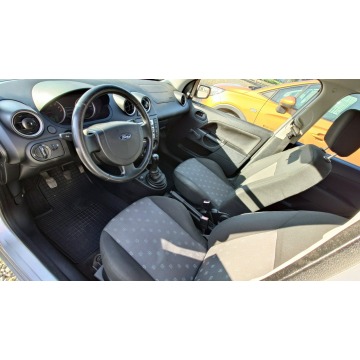 Ford Fiesta  Hatchback 2004,  1.4 benzyna - Na sprzedaż za 4 199,00 zł - Mirsk - zdjęcie 7