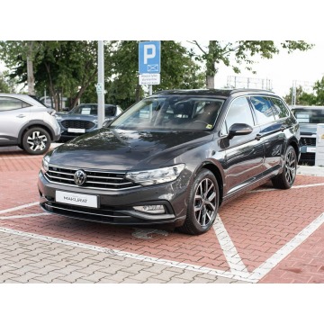 Volkswagen Passat  Kombi 2023,  1.5 benzyna, automat - Na sprzedaż za 79 840 zł - Gdynia - zdjęcie 2