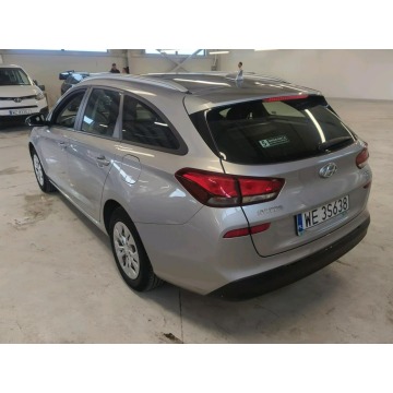 Hyundai i30  Kombi 2021,  1.5 benzyna - Na sprzedaż za 57 800 zł - Pęcice - zdjęcie 3