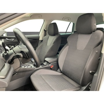 Skoda Octavia  Kombi 2023,  2.0 diesel, automat - Na sprzedaż za 69 900 zł - Warszawa - zdjęcie 10