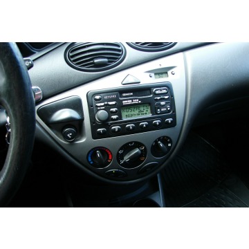 Ford Focus  Hatchback 2004,  1.6 benzyna - Na sprzedaż za 5 777,00 zł - Piła - zdjęcie 9