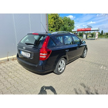 Kia Ceed  Kombi 2009,  1.4 benzyna+LPG - Na sprzedaż za 11 900 zł - Jacków - zdjęcie 2
