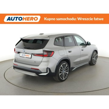 BMW iX1  SUV 2023 elektryczny, automat - Na sprzedaż za 139 800 zł - Warszawa - zdjęcie 8