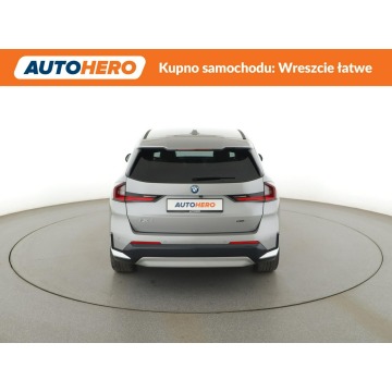 BMW iX1  SUV 2023 elektryczny, automat - Na sprzedaż za 139 800 zł - Warszawa - zdjęcie 7