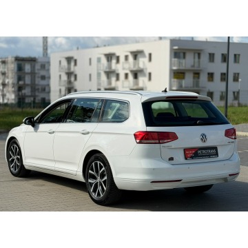 Volkswagen Passat  Kombi 2017,  1.6 diesel, automat - Na sprzedaż za 39 900 zł - Mrągowo - zdjęcie 8