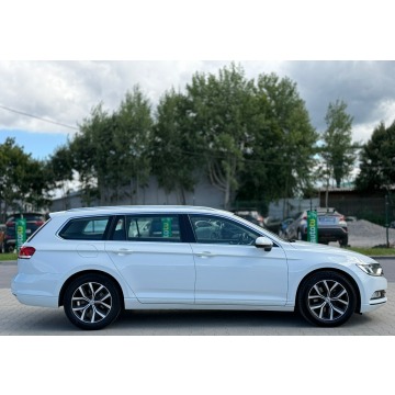 Volkswagen Passat  Kombi 2017,  1.6 diesel, automat - Na sprzedaż za 39 900 zł - Mrągowo - zdjęcie 11