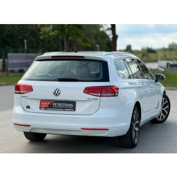 Volkswagen Passat  Kombi 2017,  1.6 diesel, automat - Na sprzedaż za 39 900 zł - Mrągowo - zdjęcie 9