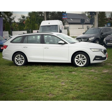 Skoda Octavia  Kombi 2023,  1.5 benzyna, automat - Na sprzedaż za 64 900 zł - Łódź - zdjęcie 2