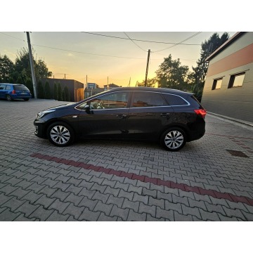 Kia Ceed  Kombi 2018,  1.6 benzyna - Na sprzedaż za 40 990 zł - Zagórze - zdjęcie 4