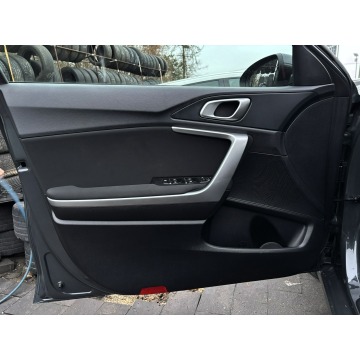 Kia Ceed  Kombi 2019,  1.4 benzyna - Na sprzedaż za 55 000 zł - Tychy - zdjęcie 8