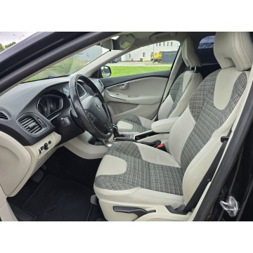 Volvo V40  Hatchback 2016,  2.0 diesel, automat - Na sprzedaż za 48 000 zł - Białogard - zdjęcie 7