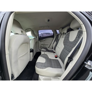 Volvo V40  Hatchback 2016,  2.0 diesel, automat - Na sprzedaż za 48 000 zł - Białogard - zdjęcie 12