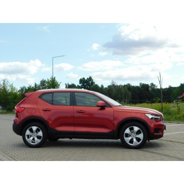 Volvo   SUV 2021,  1.5 benzyna, automat - Na sprzedaż za 83 980 zł - Żyrardów - zdjęcie 4