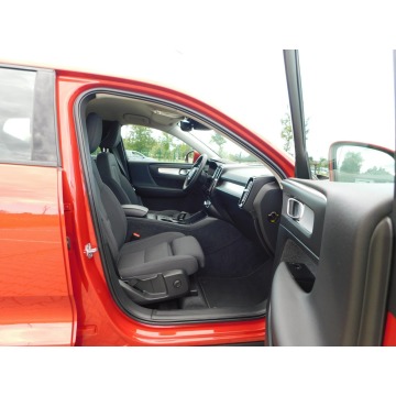 Volvo   SUV 2021,  1.5 benzyna, automat - Na sprzedaż za 83 980 zł - Żyrardów - zdjęcie 9