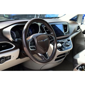 Chrysler Pacifica  Minivan/Van 2016,  3.6 benzyna, automat - Na sprzedaż za 86 900 zł - Warszawa - zdjęcie 4