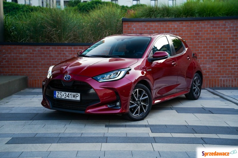 Toyota Yaris  Hatchback 2020,  1.5 hybryda, automat - Na sprzedaż za 72 700 zł - Kraków