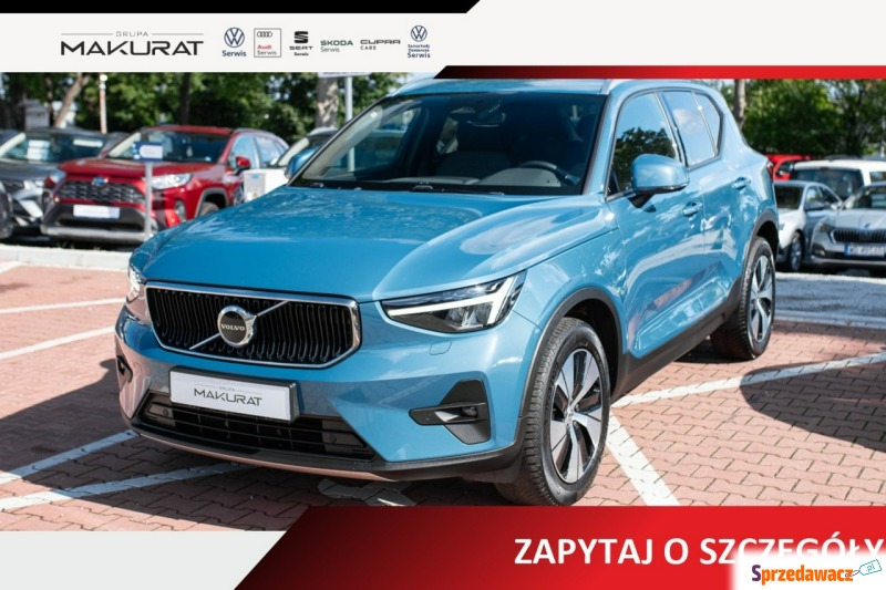 Volvo   SUV 2023,  2.0 benzyna, automat - Na sprzedaż za 102 840 zł - Gdynia