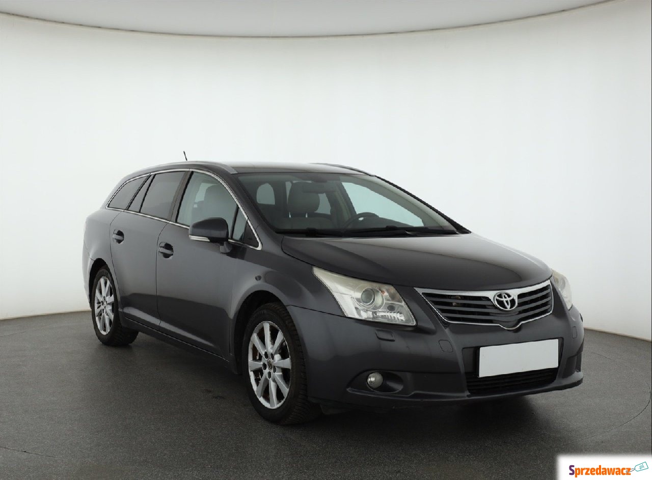 Toyota Avensis 2011