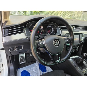 Volkswagen Passat  Kombi 2015,  2.0 diesel - Na sprzedaż za 44 900 zł - Warszawa - zdjęcie 8