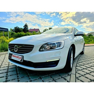 Volvo V60  Kombi 2017,  2.0 diesel, automat - Na sprzedaż za 48 900 zł - Więcławice Stare - zdjęcie 2
