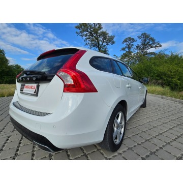 Volvo V60  Kombi 2017,  2.0 diesel, automat - Na sprzedaż za 48 900 zł - Więcławice Stare - zdjęcie 10
