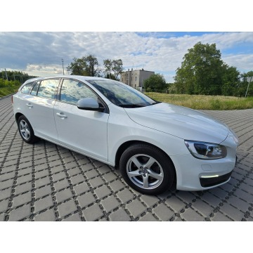 Volvo V60  Kombi 2017,  2.0 diesel, automat - Na sprzedaż za 48 900 zł - Więcławice Stare - zdjęcie 12
