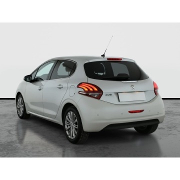 Peugeot 208  Hatchback 2017,  1.2 benzyna, automat - Na sprzedaż za 34 999 zł - Piaseczno - zdjęcie 6