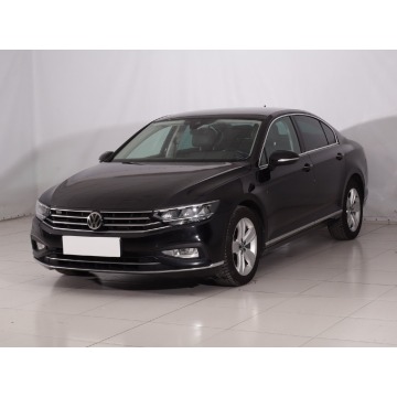 Volkswagen Passat  Liftback 2019,  1.5 benzyna, automat - Na sprzedaż za 67 999 zł - Ruda Śląska - zdjęcie 3