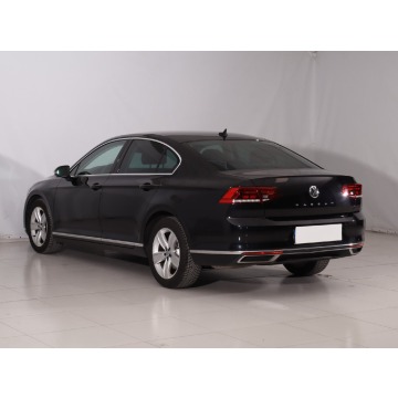 Volkswagen Passat  Liftback 2019,  1.5 benzyna, automat - Na sprzedaż za 67 999 zł - Ruda Śląska - zdjęcie 5