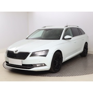 Skoda Superb  Kombi 2018,  2.0 benzyna, automat - Na sprzedaż za 69 999 zł - Bielany Wrocławskie - zdjęcie 3