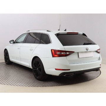 Skoda Superb  Kombi 2018,  2.0 benzyna, automat - Na sprzedaż za 69 999 zł - Bielany Wrocławskie - zdjęcie 5