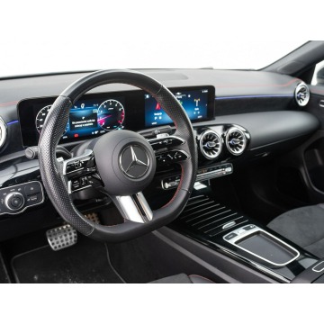 Mercedes - Benz CLA-klasa  Sedan/Limuzyna 2024,  1.3 benzyna, automat - Na sprzedaż za 143 850 zł - Gdańsk - zdjęcie 6