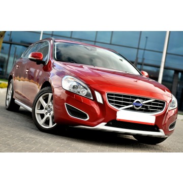 Volvo V60 - T4 Benzyna 180Km Xenon Ledy Skóra Navi Blisy Kamera Full Opcja