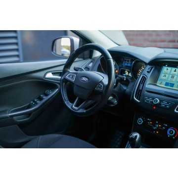 Ford Focus  Kombi 2017,  1.6 benzyna - Na sprzedaż za 34 700 zł - Kraków - zdjęcie 7