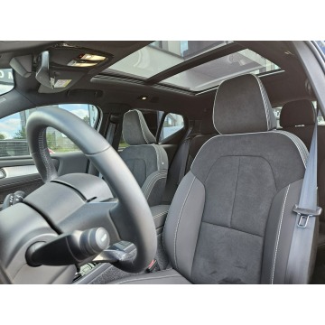 Volvo   SUV 2025,  2.0 benzyna, automat - Na sprzedaż za 182 500 zł - Tychy - zdjęcie 6