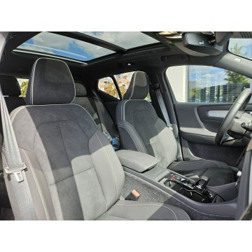 Volvo   SUV 2025,  2.0 benzyna, automat - Na sprzedaż za 182 500 zł - Tychy - zdjęcie 10