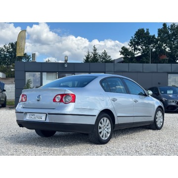 Volkswagen Passat  Sedan/Limuzyna 2006,  1.9 diesel - Na sprzedaż za 11 900 zł - Michałowice-Wieś - zdjęcie 4