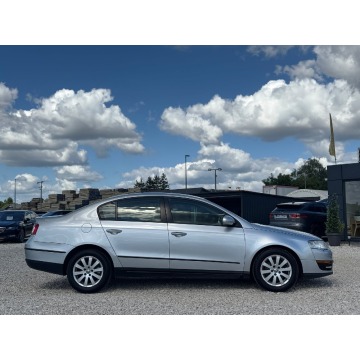 Volkswagen Passat  Sedan/Limuzyna 2006,  1.9 diesel - Na sprzedaż za 11 900 zł - Michałowice-Wieś - zdjęcie 3