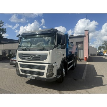 Volvo  2014,  10.8 diesel, automat - Na sprzedaż za 299 999 zł - Kozerki - zdjęcie 2