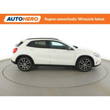 Mercedes - Benz GLA-klasa  SUV 2016,  1.6 benzyna - Na sprzedaż za 58 600 zł - Warszawa - zdjęcie 9