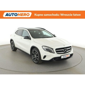 Mercedes - Benz GLA-klasa  SUV 2016,  1.6 benzyna - Na sprzedaż za 58 600 zł - Warszawa - zdjęcie 10