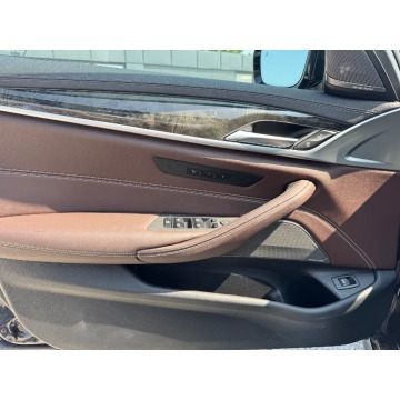 BMW Seria 5  Sedan/Limuzyna 2023,  4.4 benzyna, automat - Na sprzedaż za 284 900 zł - Michałowice-Wieś - zdjęcie 11
