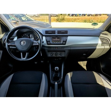 Skoda Fabia  Hatchback 2017,  1.2 benzyna - Na sprzedaż za 29 900 zł - Wrocław - zdjęcie 4