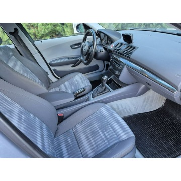 BMW Seria 1  Hatchback 2006,  3.0 benzyna, automat - Na sprzedaż za 31 999 zł - Warszawa - zdjęcie 6