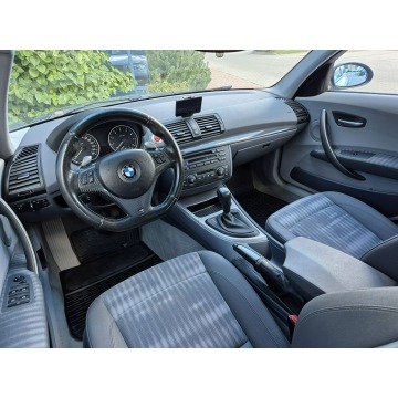 BMW Seria 1  Hatchback 2006,  3.0 benzyna, automat - Na sprzedaż za 31 999 zł - Warszawa - zdjęcie 4