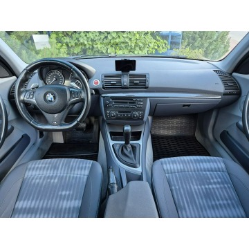 BMW Seria 1  Hatchback 2006,  3.0 benzyna, automat - Na sprzedaż za 31 999 zł - Warszawa - zdjęcie 5