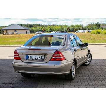Mercedes - Benz C-klasa  Sedan/Limuzyna 2005,  1.8 benzyna, automat - Na sprzedaż za 19 900 zł - Ostrów Mazowiecka - zdjęcie 3