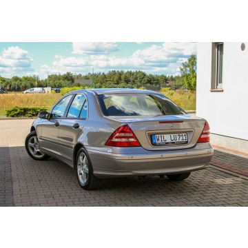 Mercedes - Benz C-klasa  Sedan/Limuzyna 2005,  1.8 benzyna, automat - Na sprzedaż za 19 900 zł - Ostrów Mazowiecka - zdjęcie 4