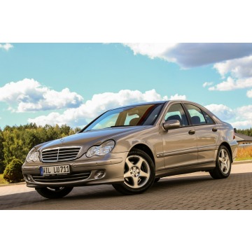 Mercedes - Benz C-klasa  Sedan/Limuzyna 2005,  1.8 benzyna, automat - Na sprzedaż za 19 900 zł - Ostrów Mazowiecka - zdjęcie 8