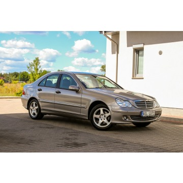 Mercedes - Benz C-klasa  Sedan/Limuzyna 2005,  1.8 benzyna, automat - Na sprzedaż za 19 900 zł - Ostrów Mazowiecka - zdjęcie 11